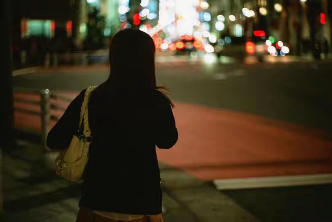 婚姻中相互让步改变_老婆出轨的表现_宽容理解化解妻子出轨冲动